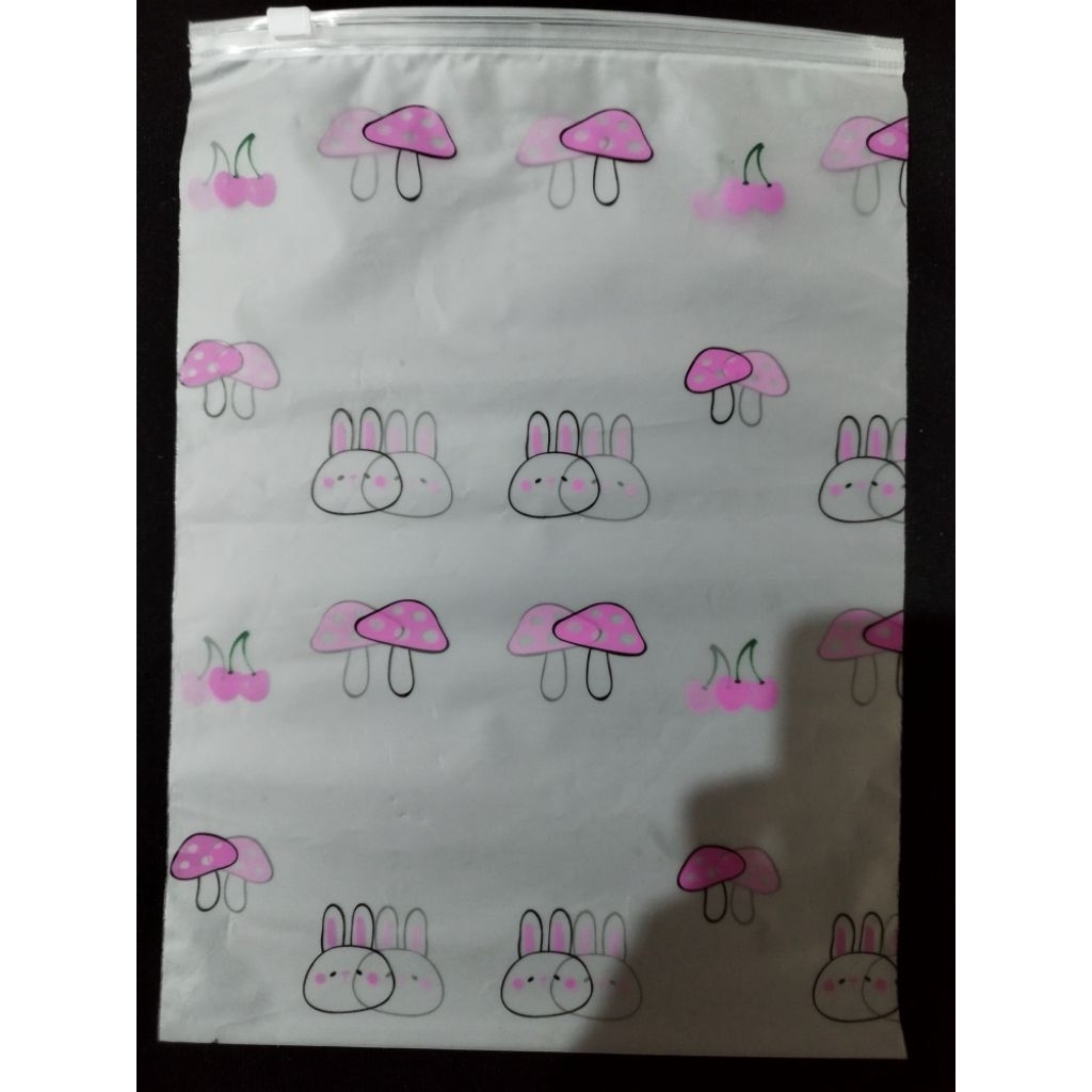 Zipper / Zipperlock / zipper bag / zipper pouch /zipper travel pouch 20cmx28cm