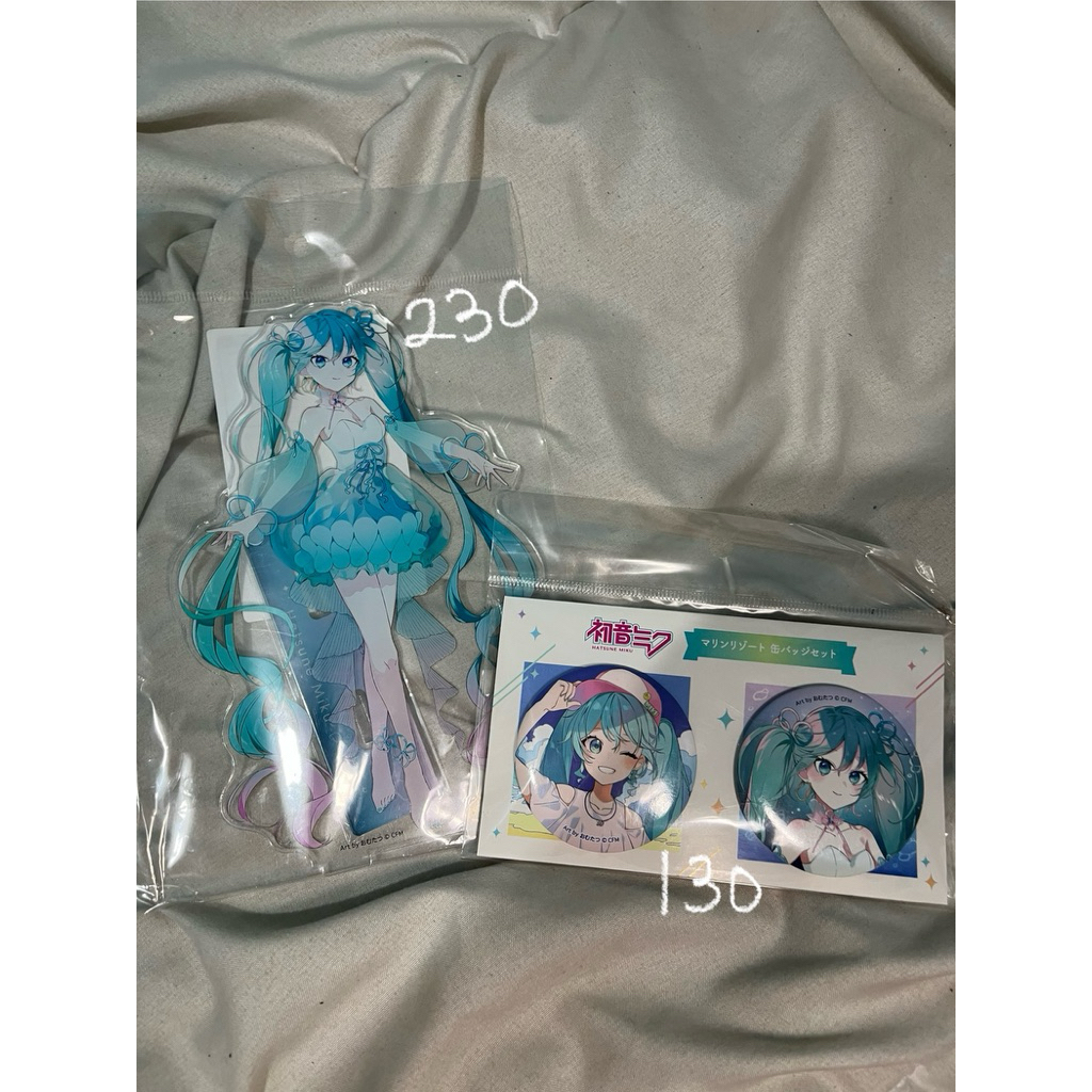 HATSUNE MIKU marine resort acrylic stand can badge