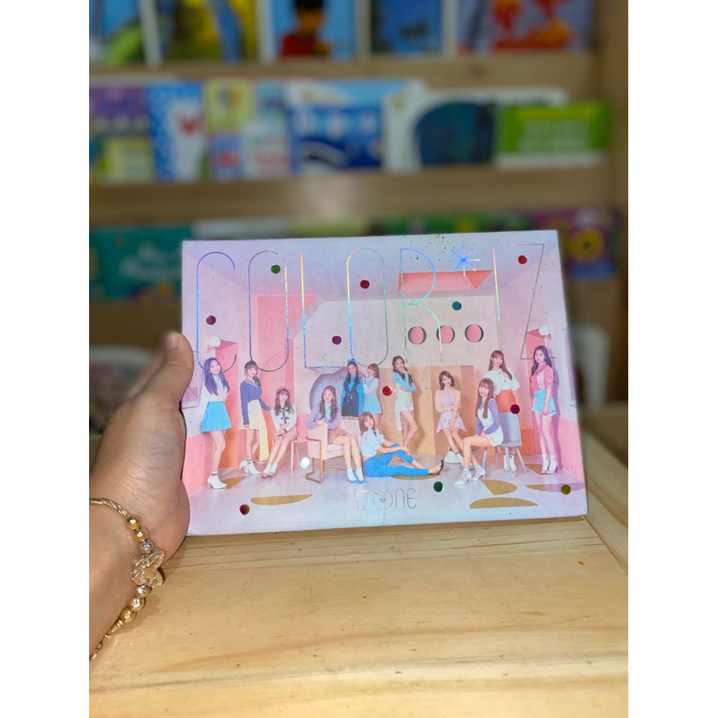 Izone 1st Album Color Iz Album + CD
