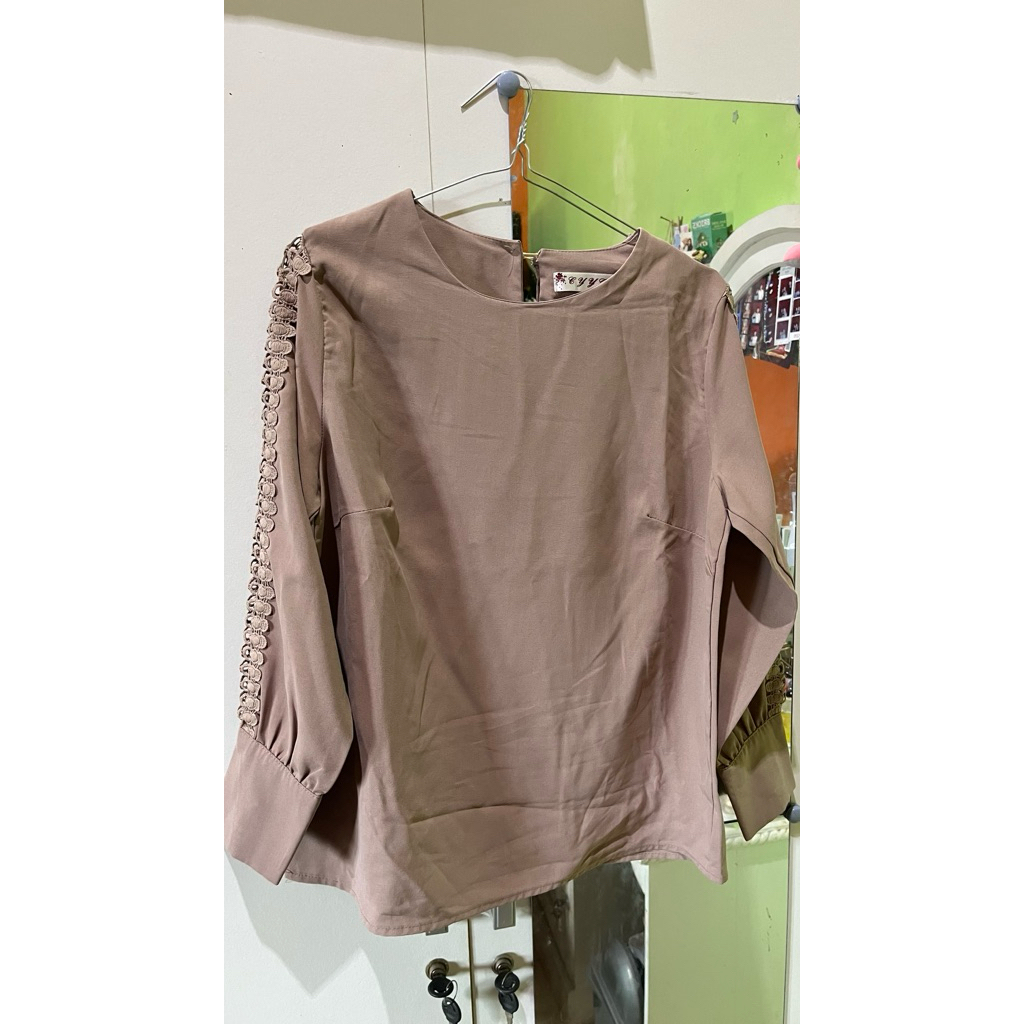 preloved blouse coklat