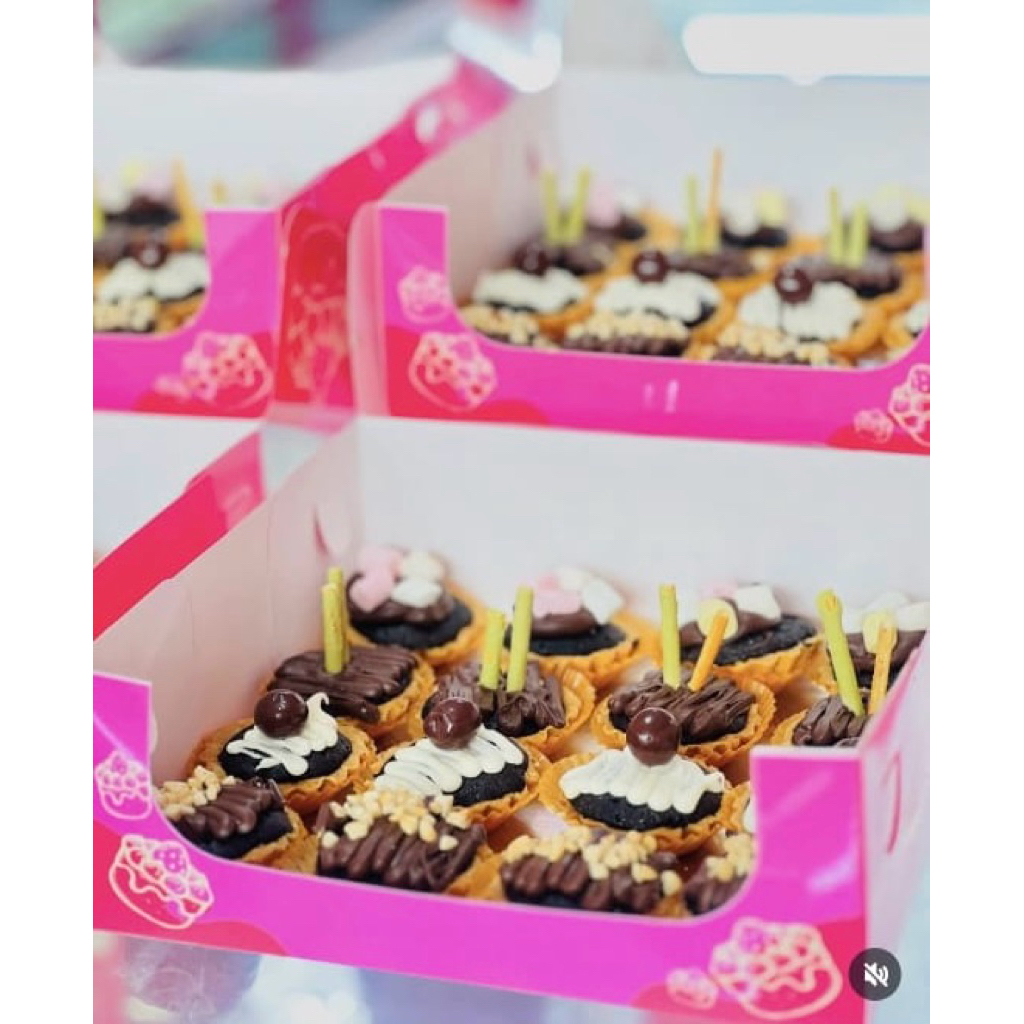 

YUMMYPIE LAMPUNG PIE BROWNIES TOPING ISI 16 PCS