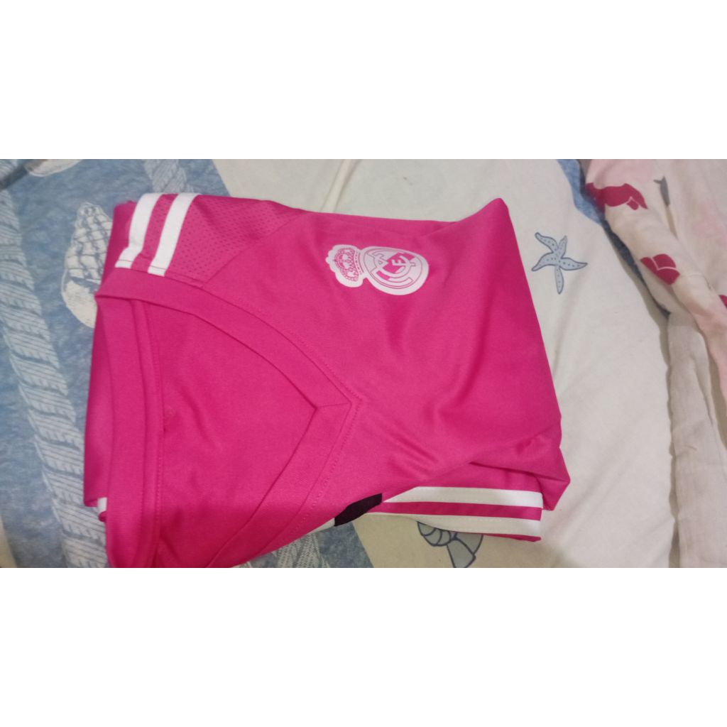 jersey second Real Madrid ukuran xL label China ini ada minusnya foto nomor 10 intinya produk minus