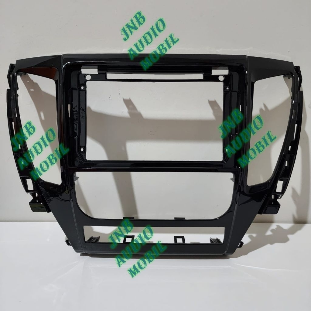 Frame head unit tv mobil android 9 inch mobil mitsubishi pajero 2016-2019 warna uv black