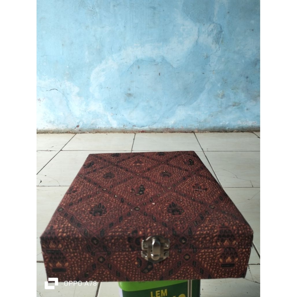 Box plakat box batik 21X25X6