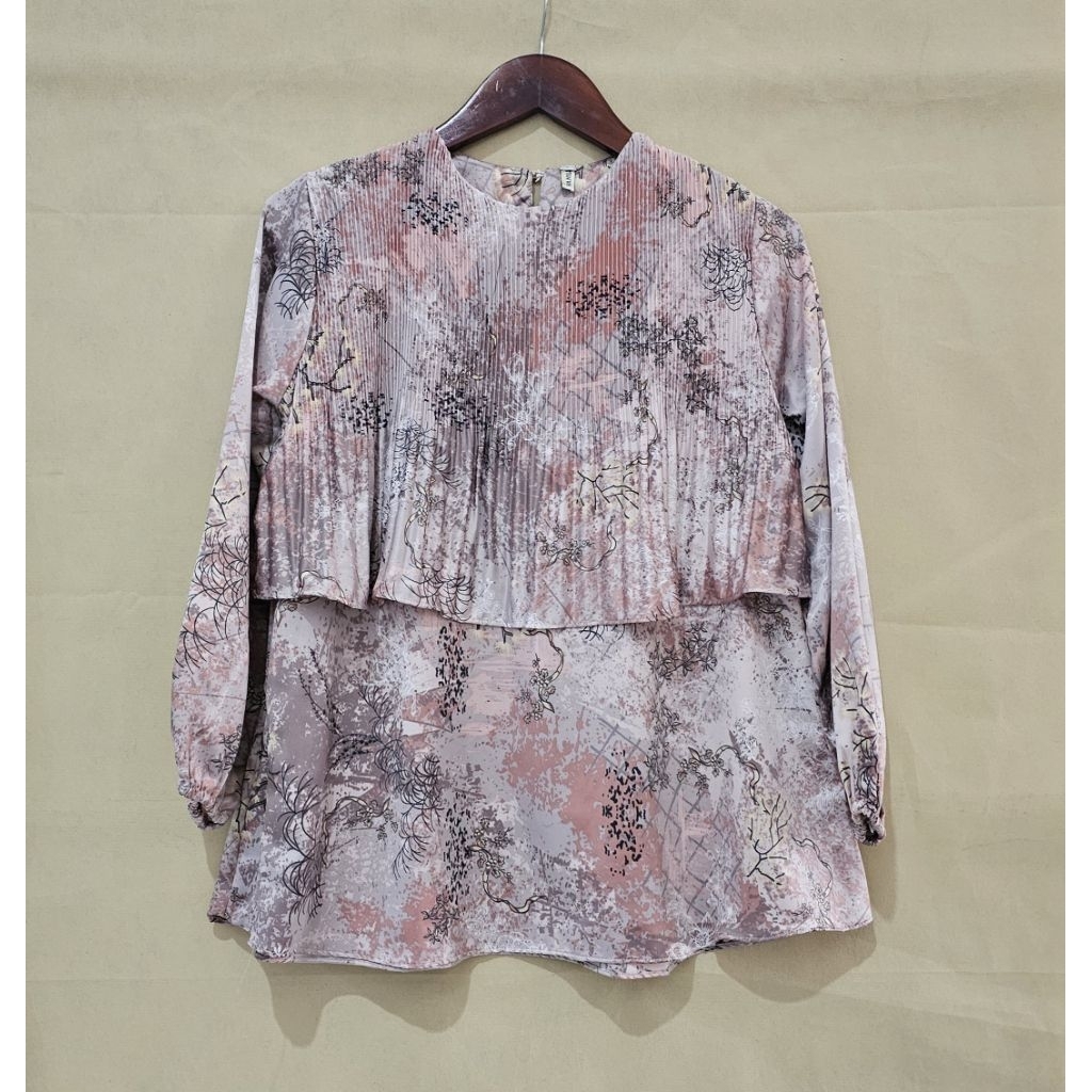 Preloved Blouse Vanilla Hijab