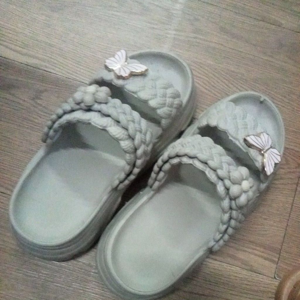 

sandal wanita laki laki bagus menarik