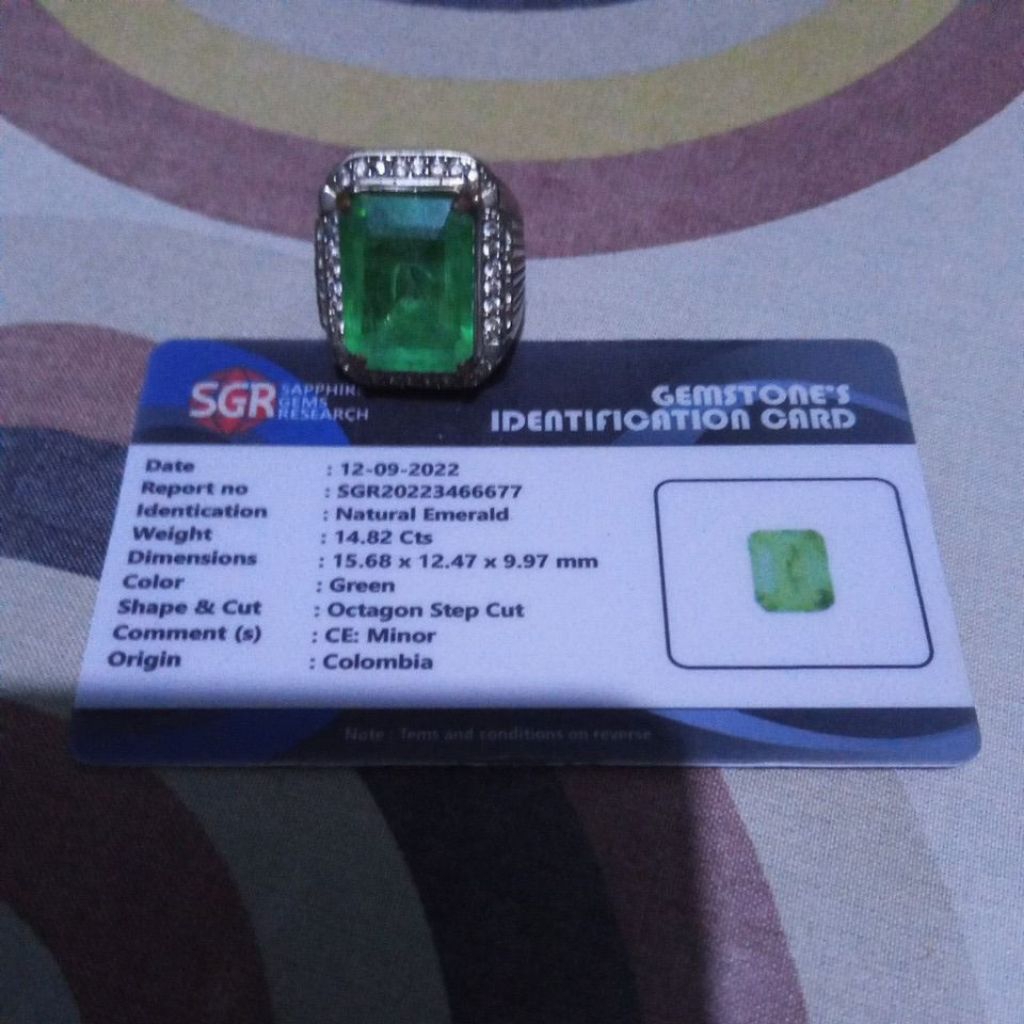 batu cincin Natural Emerald