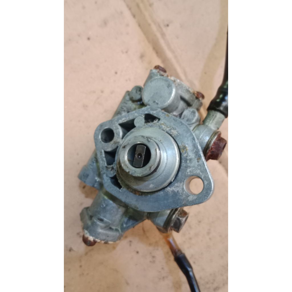 pompa oli samping a100