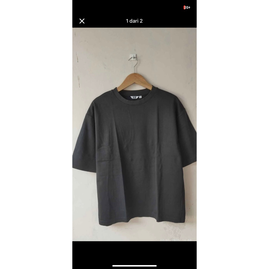 Kaos Uniqlo Airism Dark Grey Size XL