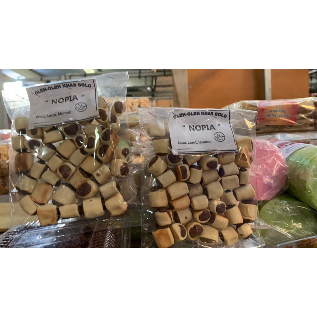 

Kue nopia potong kemasan 200 gram
