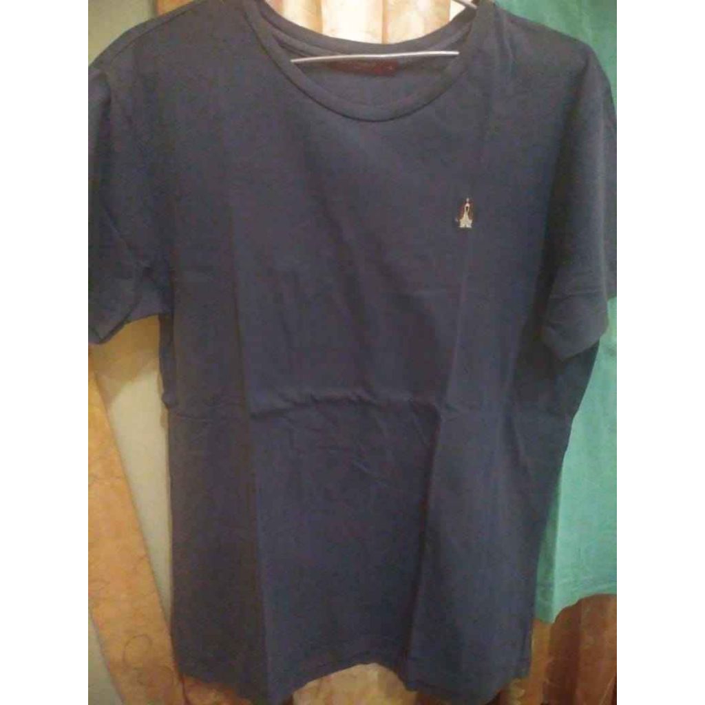 Kaos pria hush puppies preloved