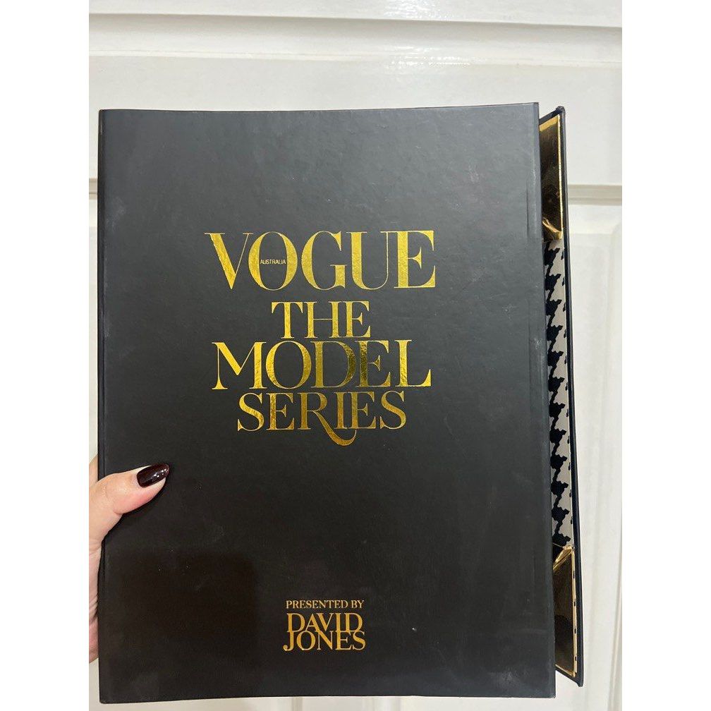 

Magazine Holder/Folder from Vogue Australia