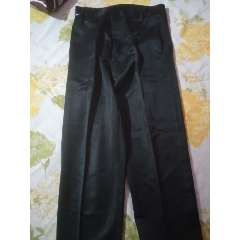 [PRELOVED] CELANA HITAM BAHAN LICIN LAKI LAKI PEREMPUAN SD SMP SMA UK 28