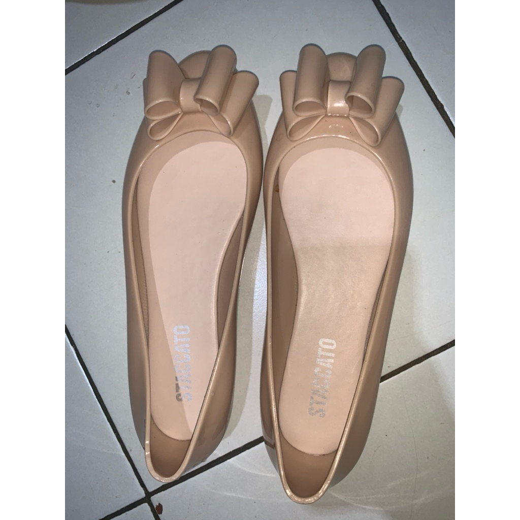 Preloved Sepatu Stacato (Flatshoesh Jelly). ORI
