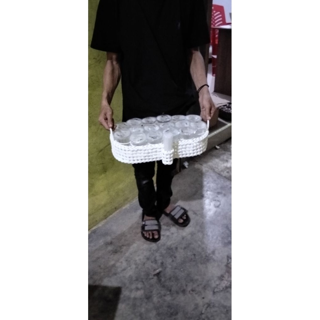 tempat Aqua gelas rotan sintetis