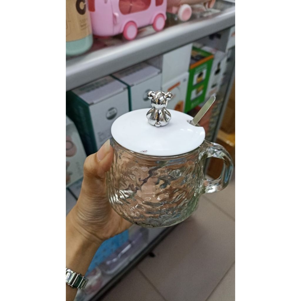 Gelas Air Mineral Yang kecil