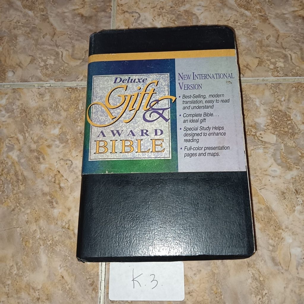 Buku The Holy Bible