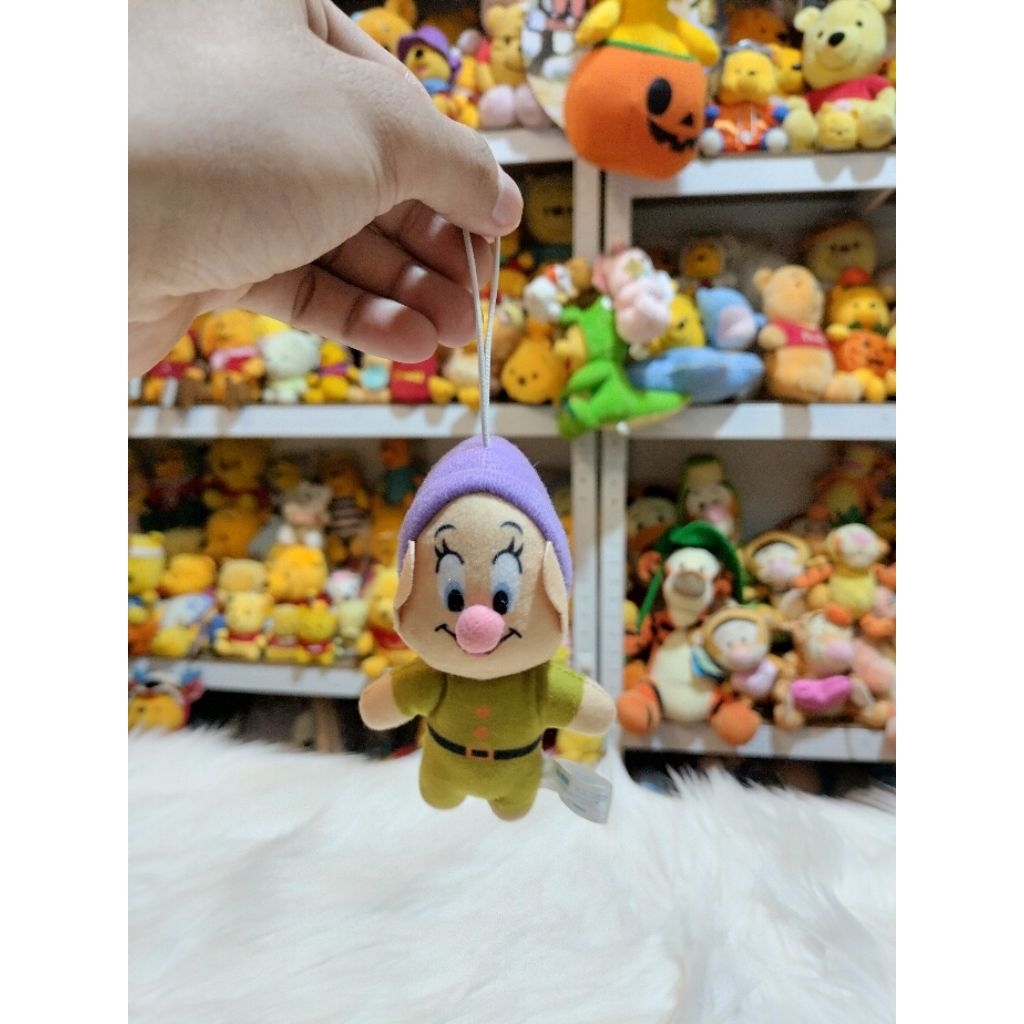 Boneka kurcaci film Disney ganci brand Sega Disney like new