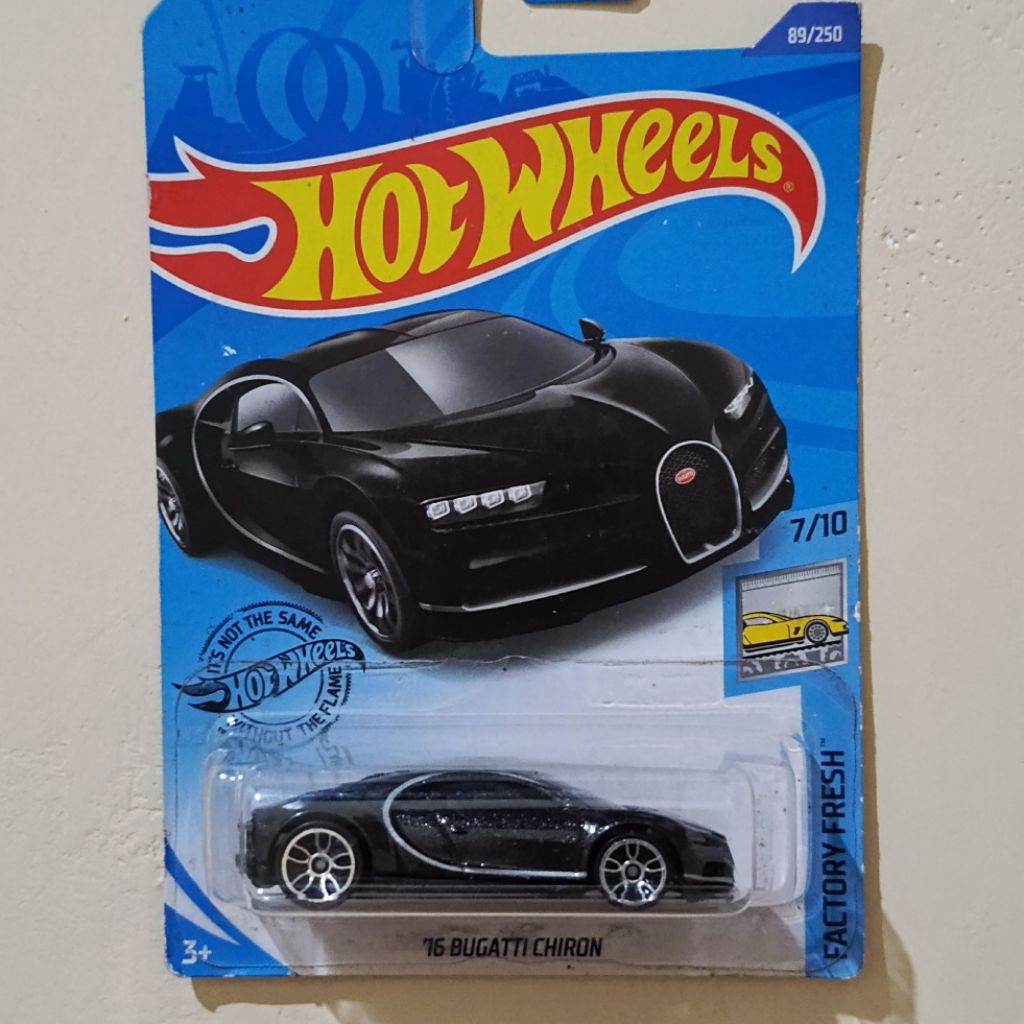 Hot wheels 16 Buggati Chiron