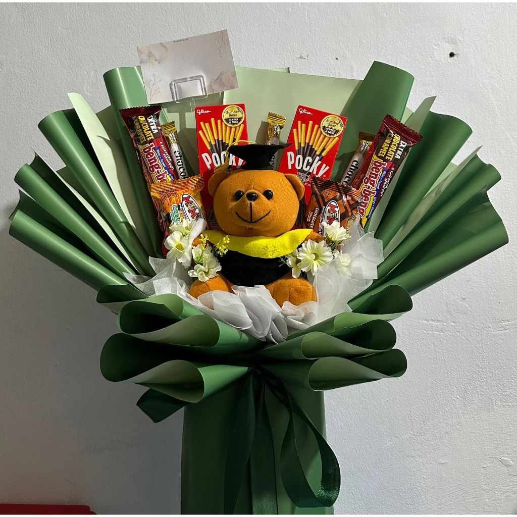 Buket bunga / buket cemilan / buket coklat / buket wisuda / buket snack / buket boneka wisuda / buke