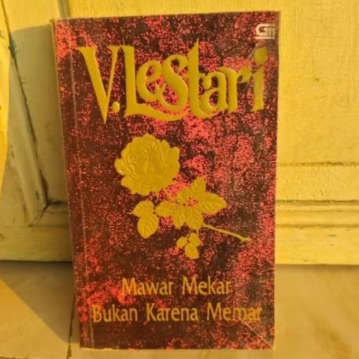 MAWAR MEKAR BUKAN KARENA MEMAR
