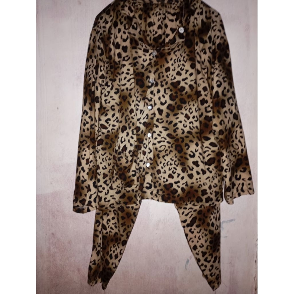 Baju setelan piyama wanita motif macan tutul