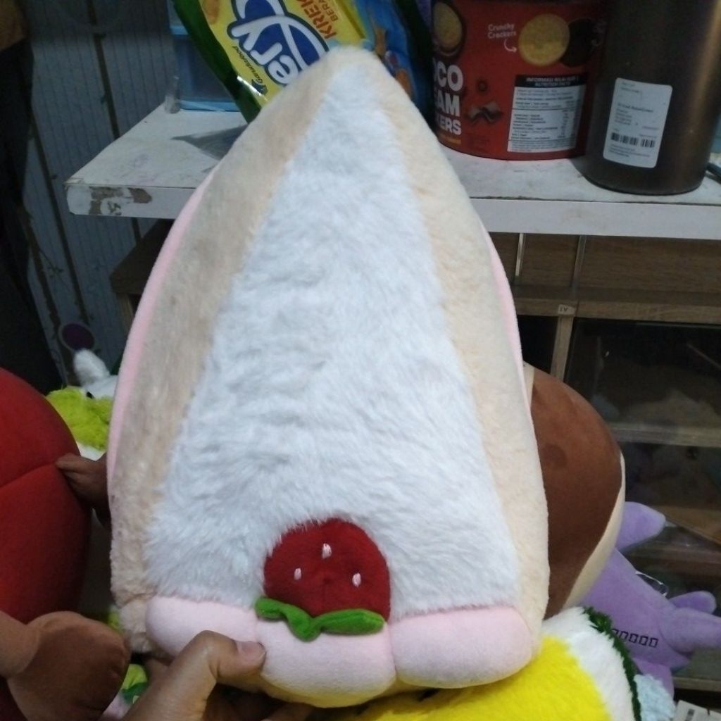 boneka cake strawberry