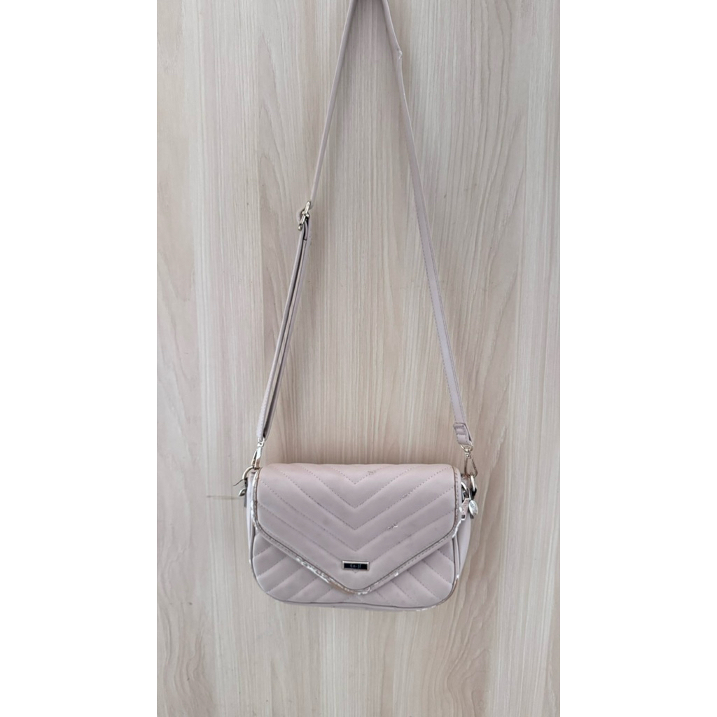 Preloved Tas selempang / Slingbag En-Ji