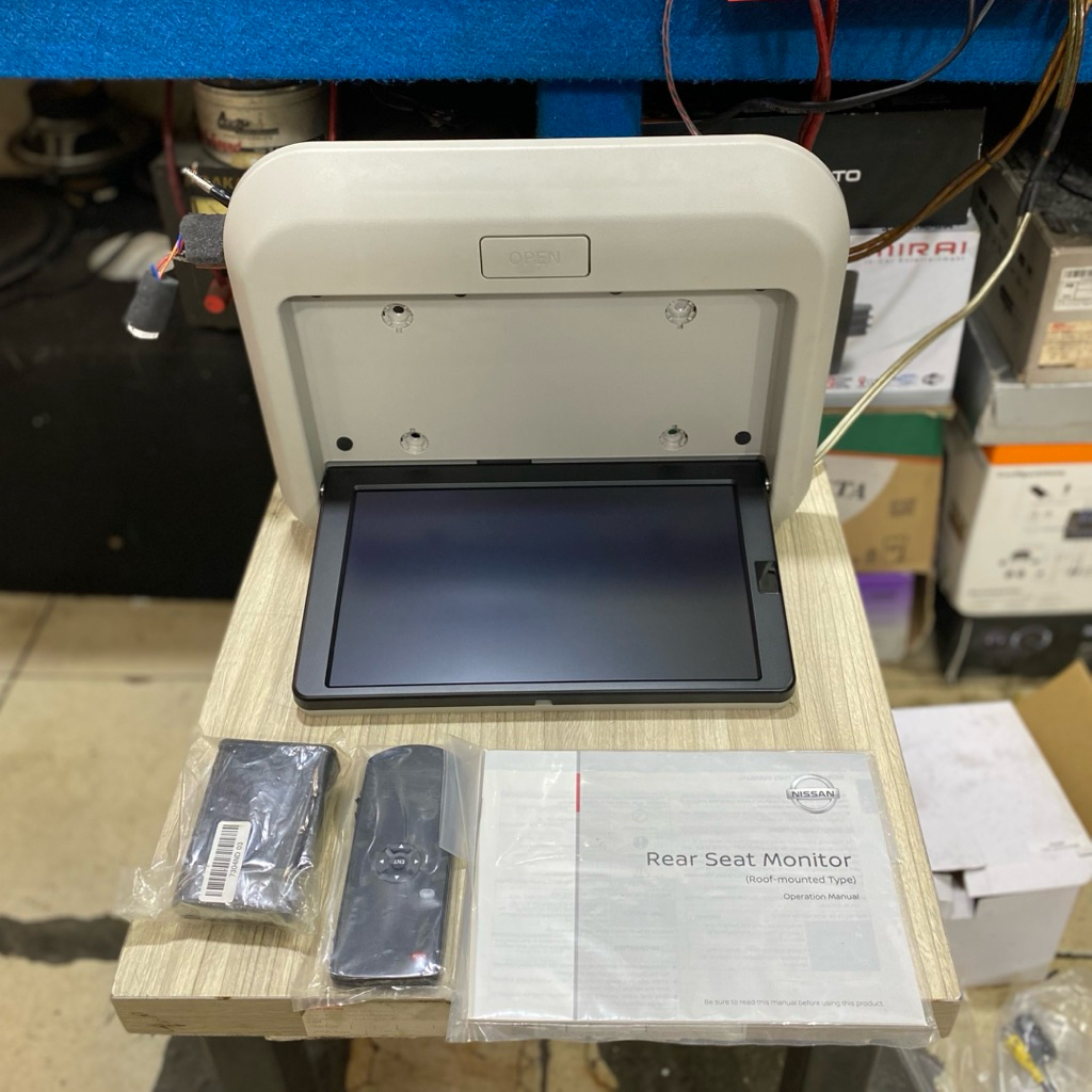 Tv roof monitor original nissan serena c26