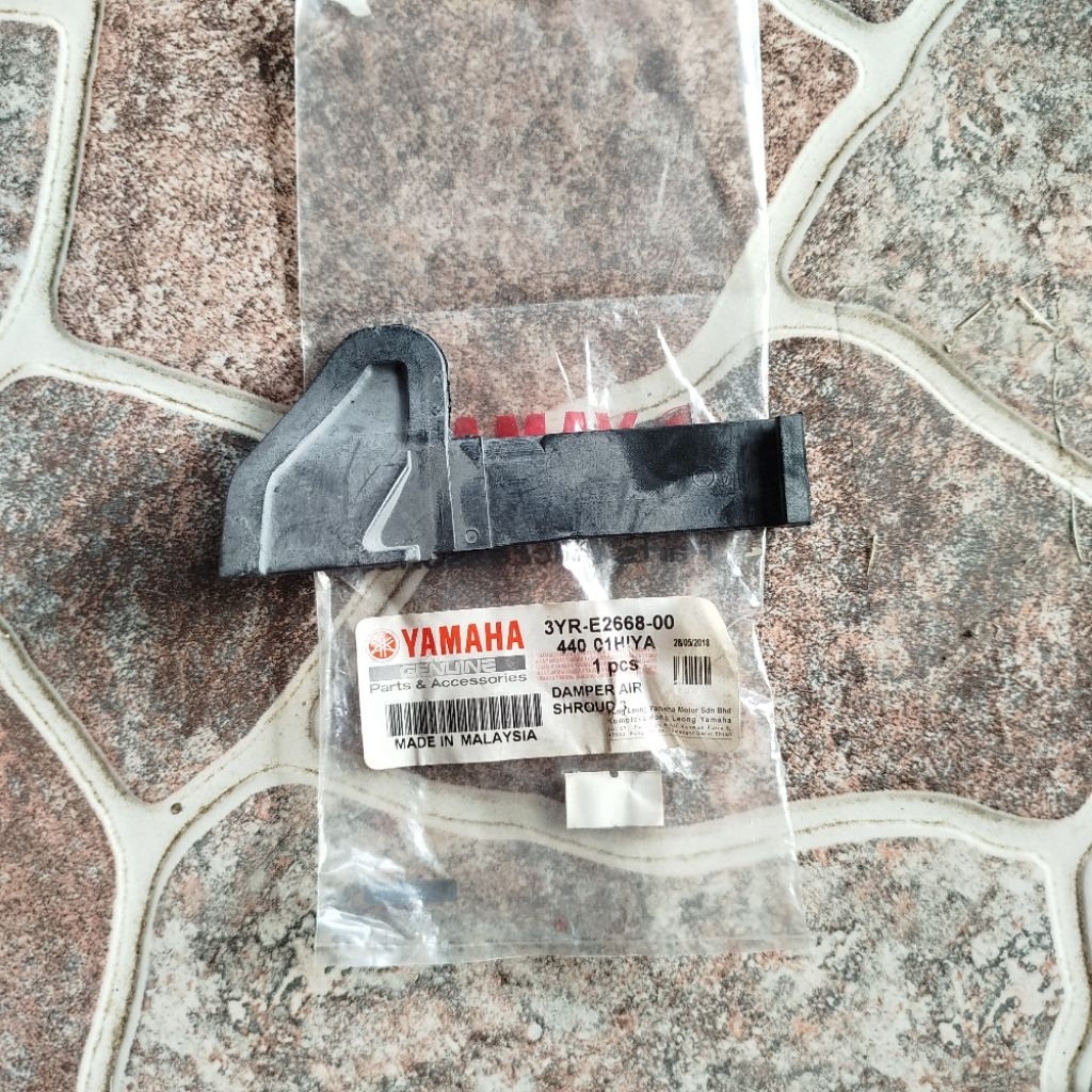 Damper Karet Tutup Cover Kipas Yamaha SS TWO PNP FIZR F1ZR Force 1 Original 3YR-E2668-00