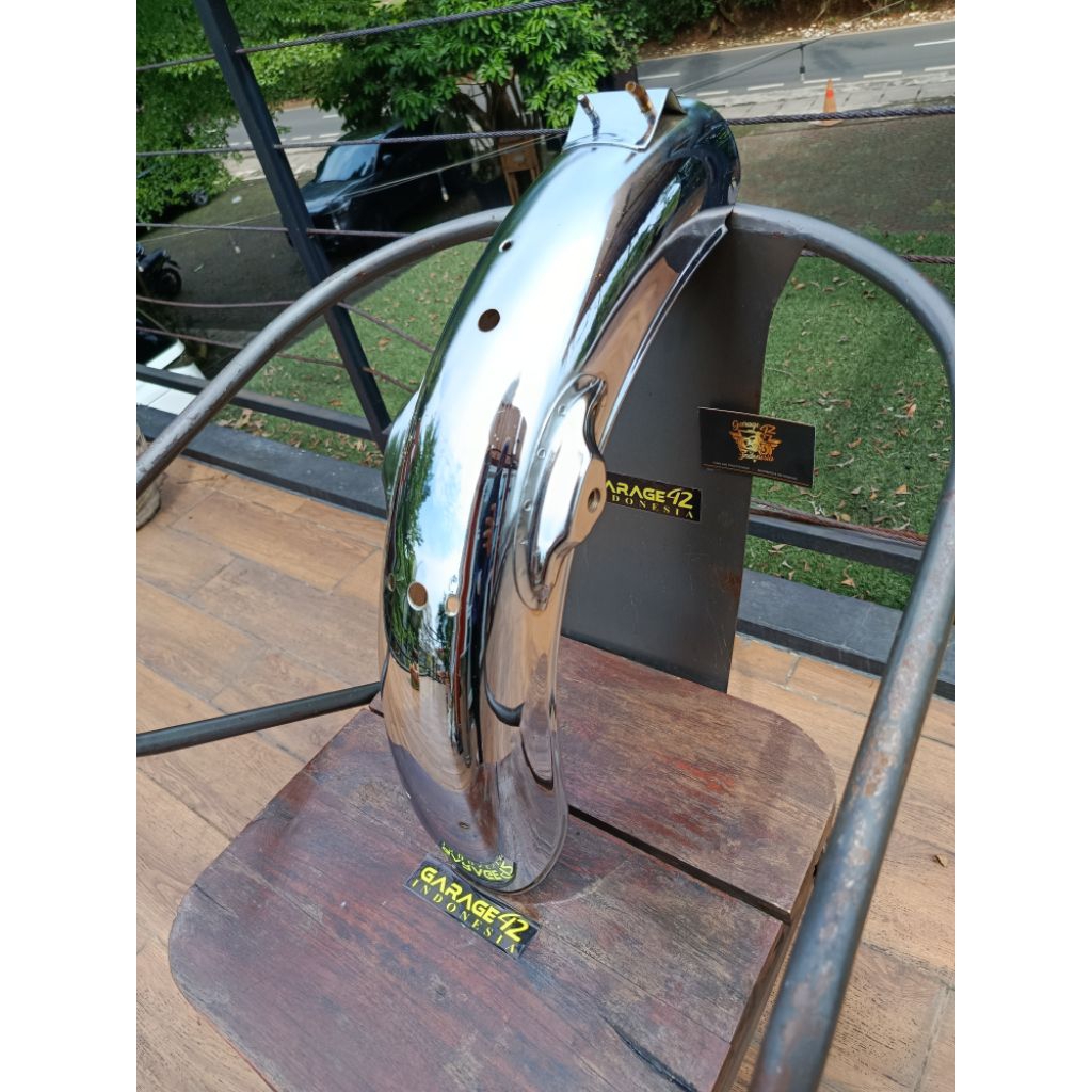 Spakbor belakang CB200