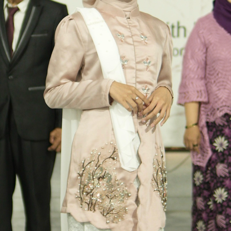 Kebaya Wisuda, Baju Kurung Malaysia, Floo fashion