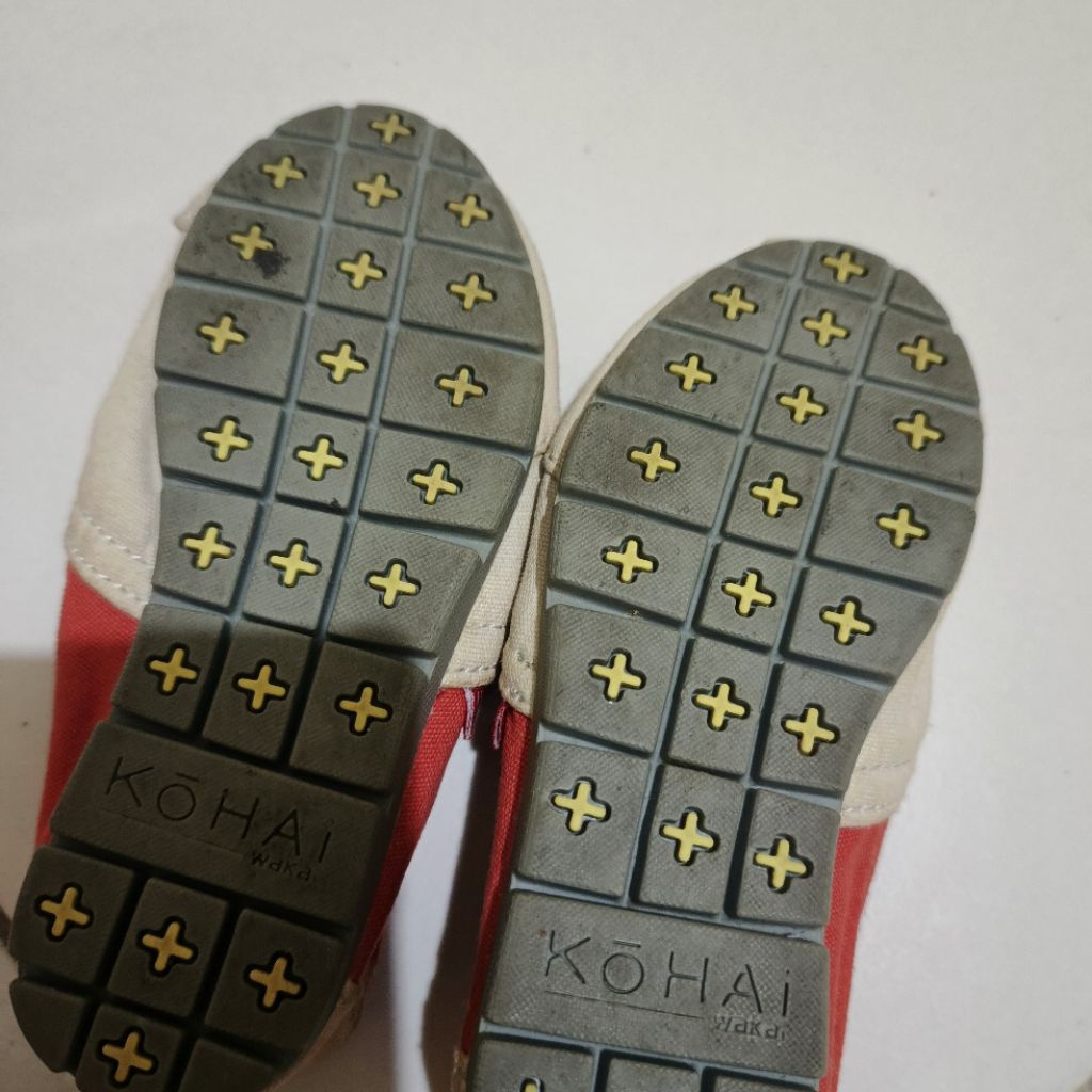 preloved sepatu wakai anak