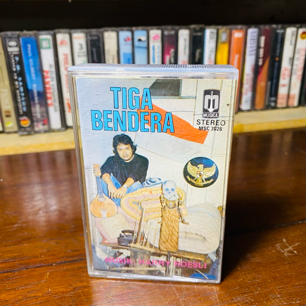 KASET PITA TIGA BENDERA, Musik: HARRY ROESLI