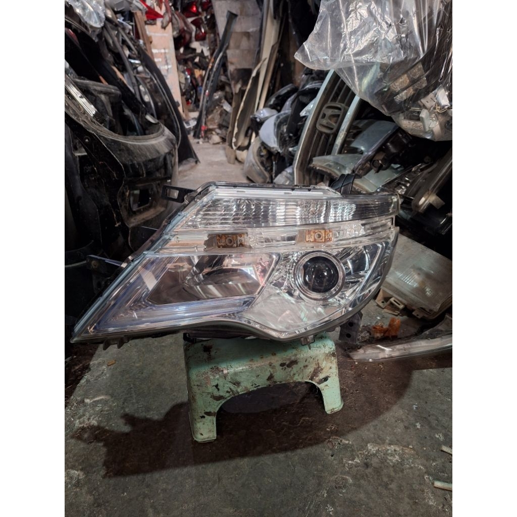 headlamp lampu depan nissan serena c26 kiri 2015 2016