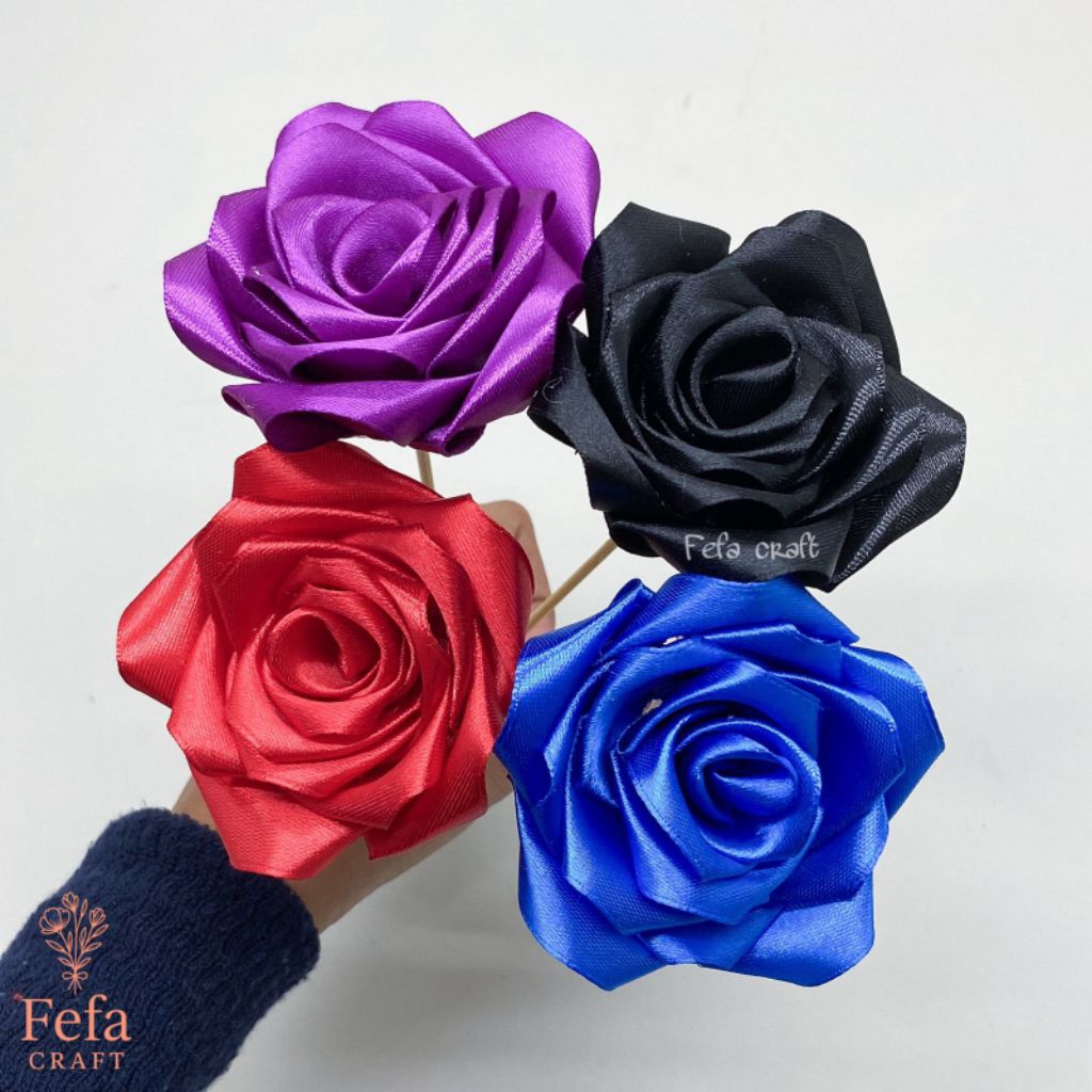 

BUNGA MAWAR PITA SATIN 4CM PER TANGKAI | UKURAN 8CM