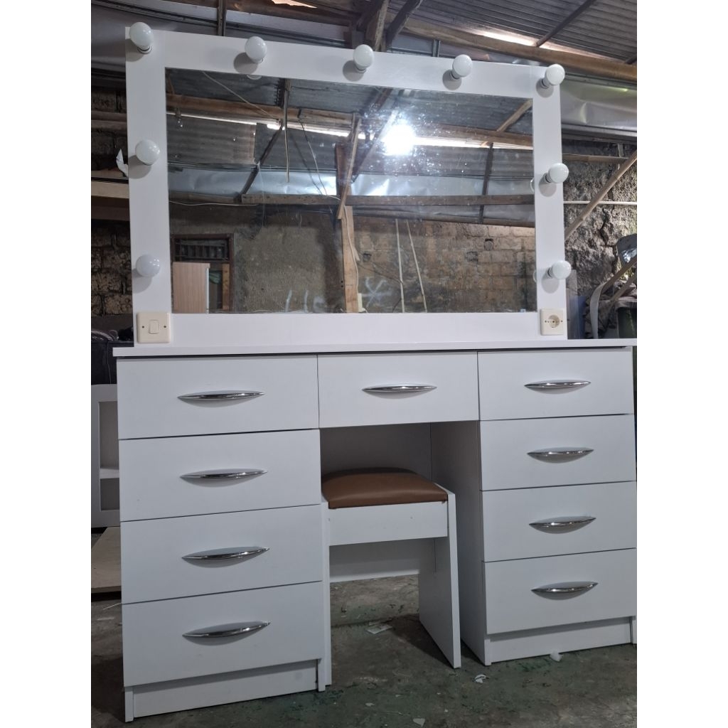 meja rias lampu LED , meja rias minimalis