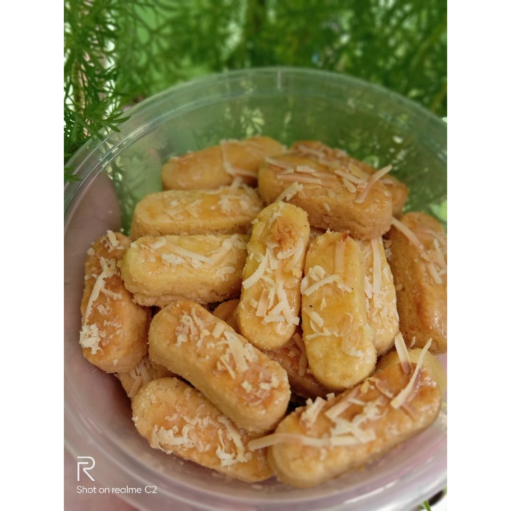 

Kue kering kastangel toping keju