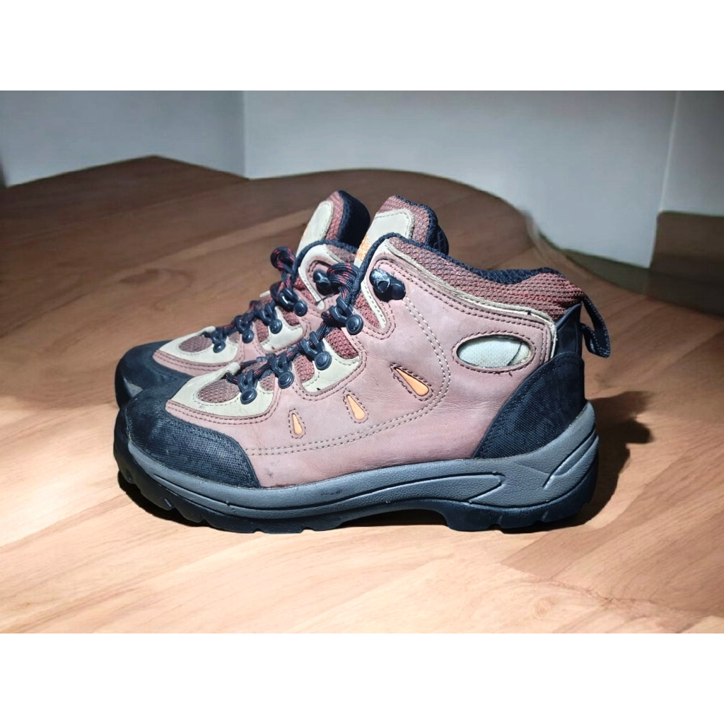 Sepatu Outdoor Leisure Time Size 39 Insol 25 Cm