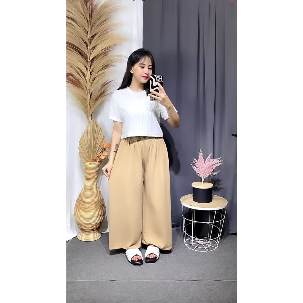 SIERA HORNET KNIT CROP TOP