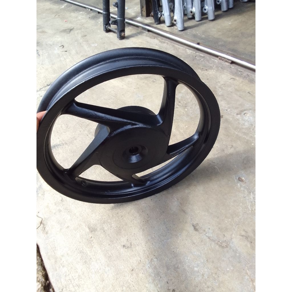 Roda/pelek belakang honda beat fi esp eco/beat karbu vario fvario karbu 110 pnp scoopy fi/scoopy kar