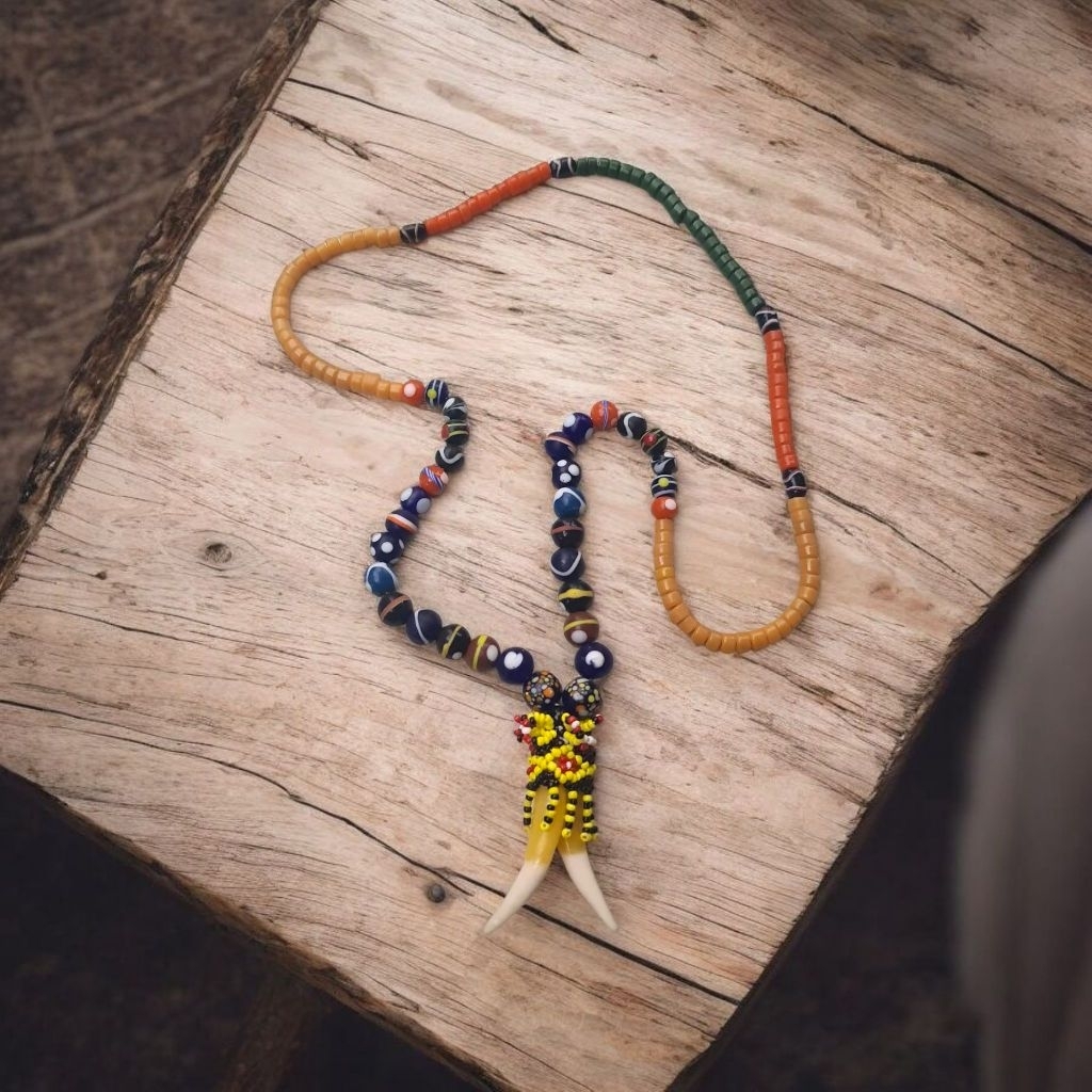 Kalung Batu Bandul Taji 2 Kalung Etnik Dayak Pria Wanita Aksesori Adat Kalimantan