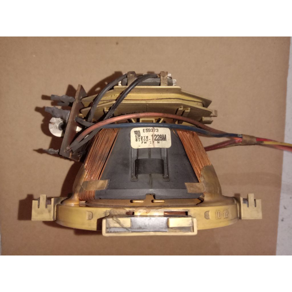 Konde yoke tv 6150Z-1228M