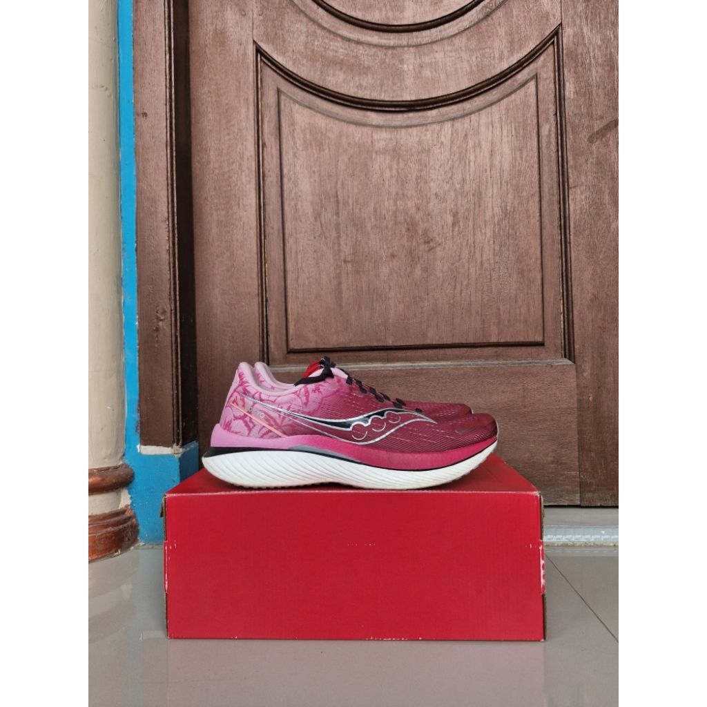 saucony endorphin speed 3