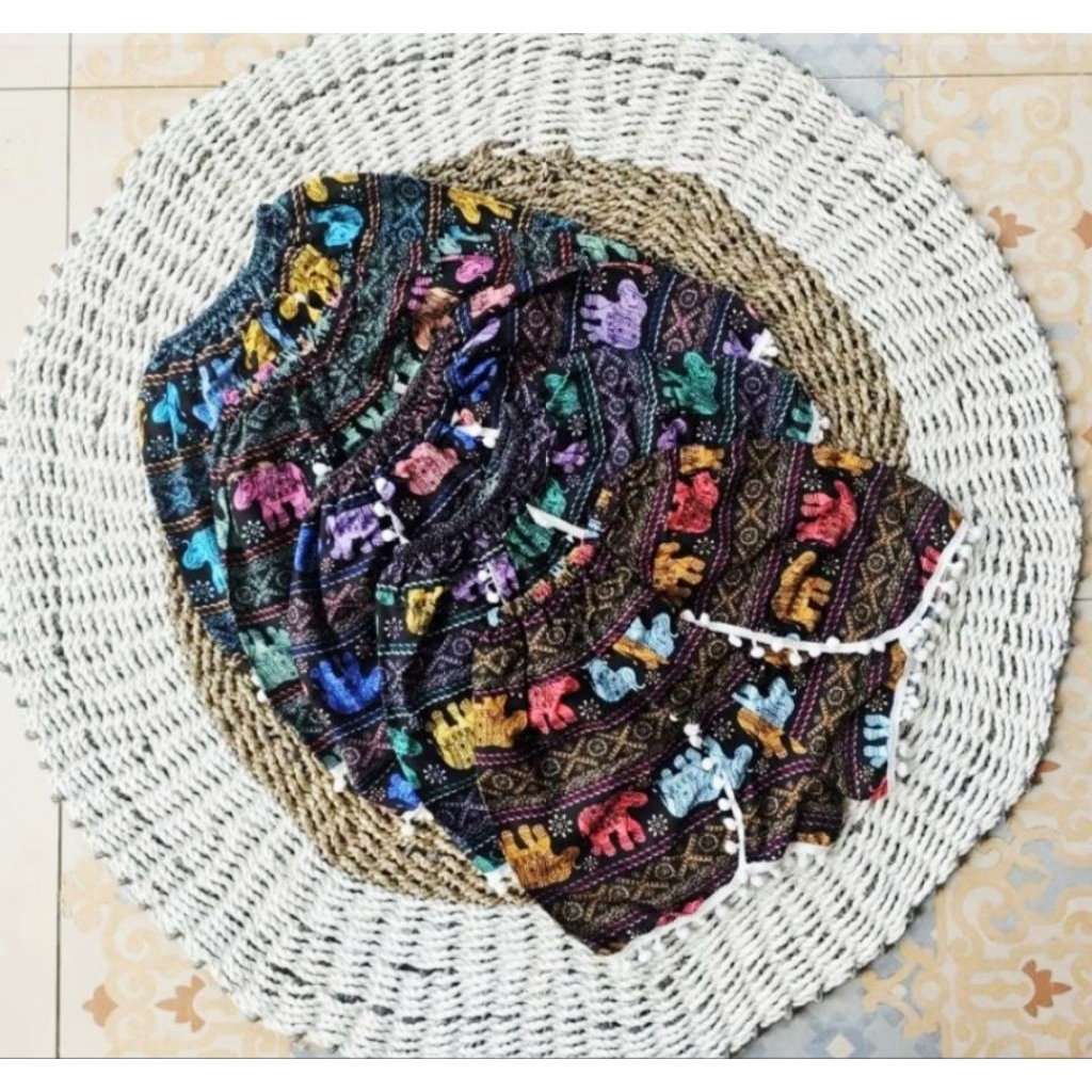 Celana Pendek Kupu Bali Pom Pom ABG motif Gajah