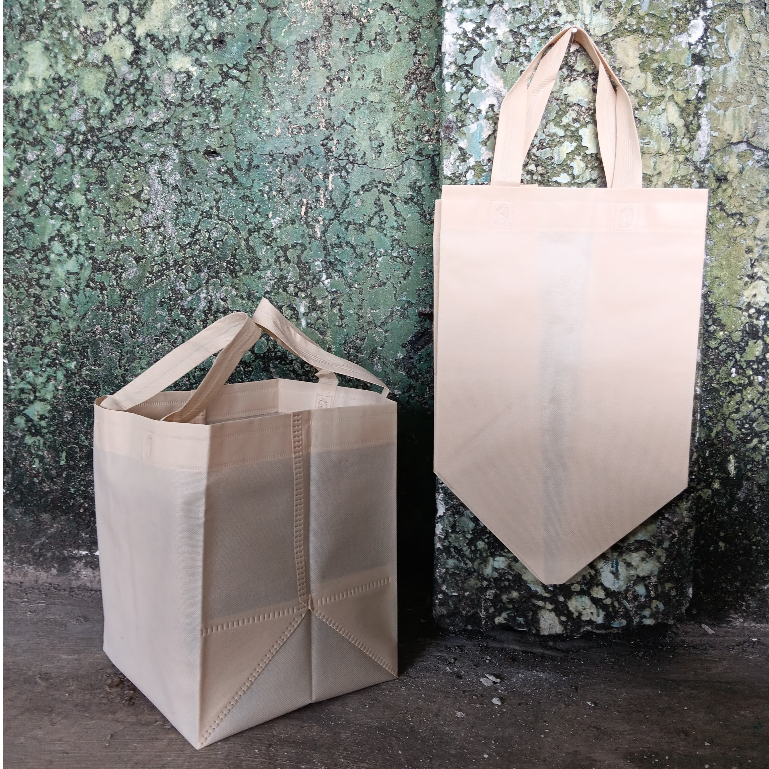 

Paket Hemat Handle Box Press 20x20 (22x20x26) Tas Spunbond Box Nasi (isi 60pcs)