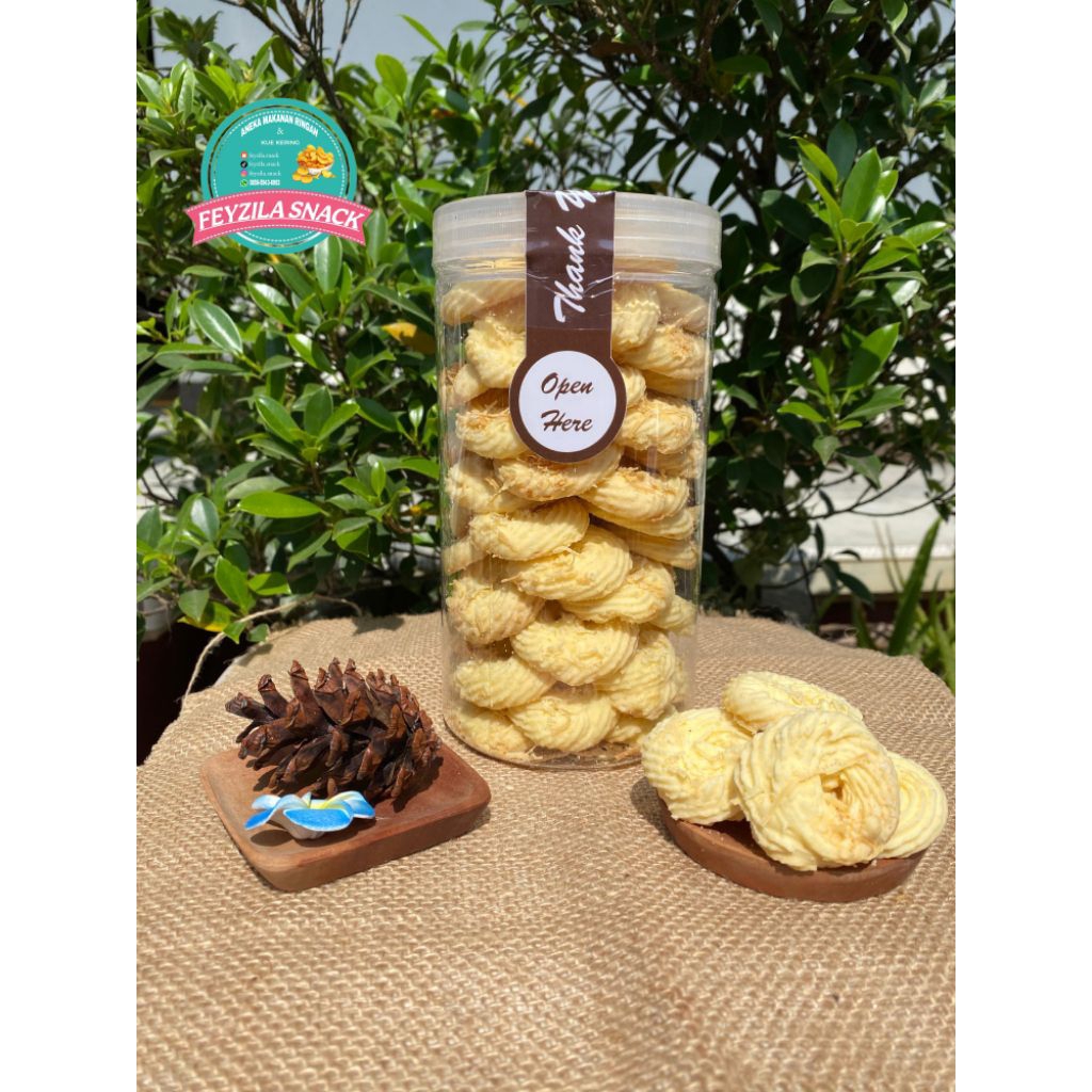 

Kue sagu keju spesial lebaran keju kemasan 1000ml