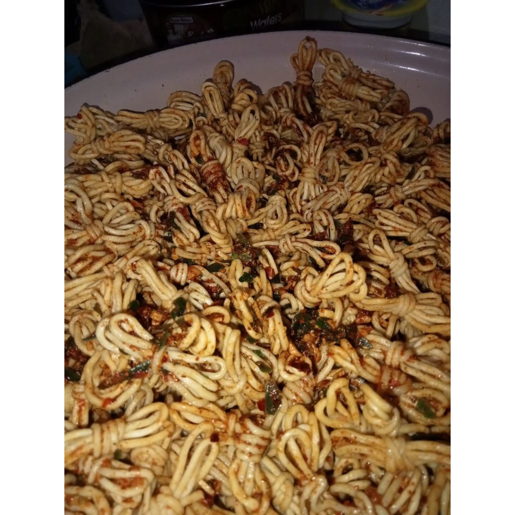 

Mie gulung pedas daun jeruk