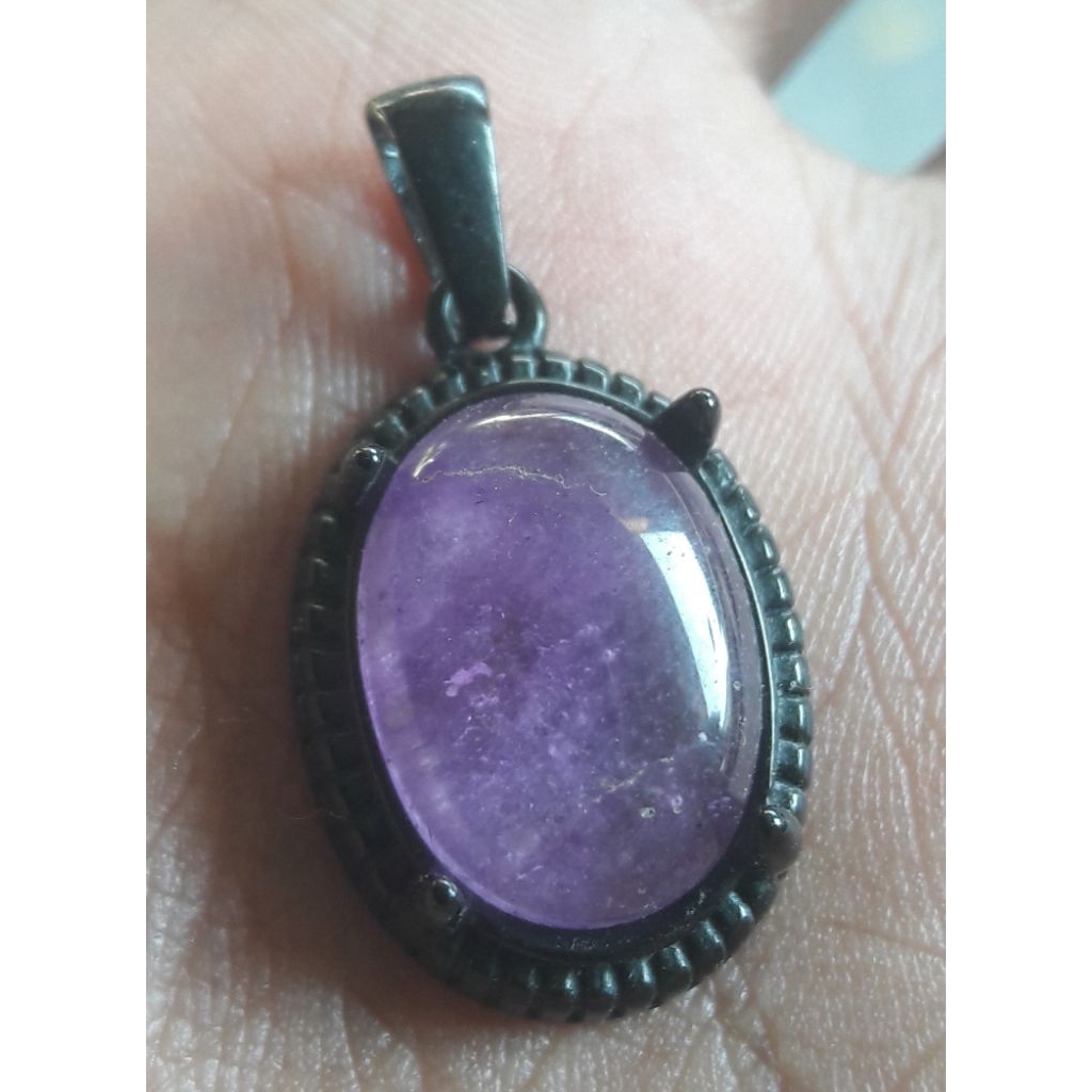 liontin batu kecubung