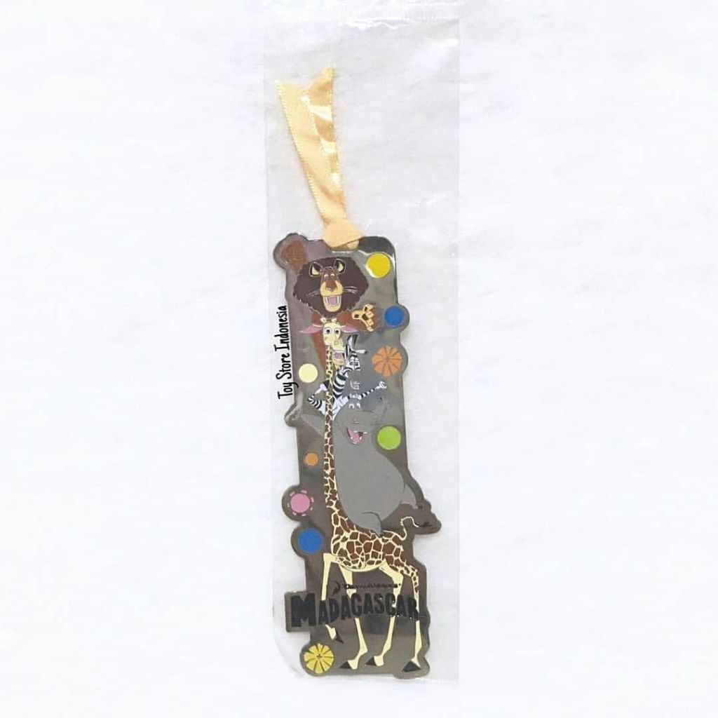 

ORIGINAL UNIVERSAL STUDIO SINGAPORE USS MADAGASCAR BOOKMARKS PEMBATAS BUKU PLAT - Toy Store Indonesia